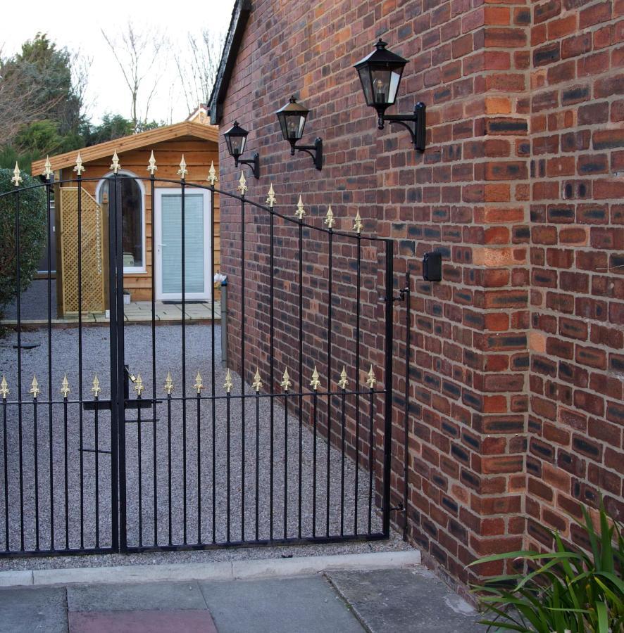 Bed and Breakfast Formby Pinewood Studio Екстер'єр фото