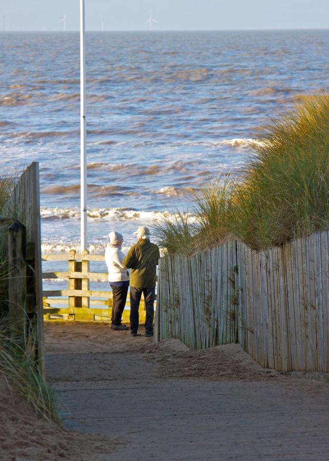Bed and Breakfast Formby Pinewood Studio Екстер'єр фото